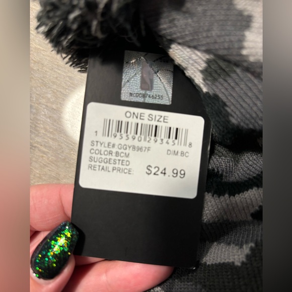 NBA Ultra Game Boston Celtics Pom Winter Hat Gray Camo One Size NWT - Picture 4 of 7